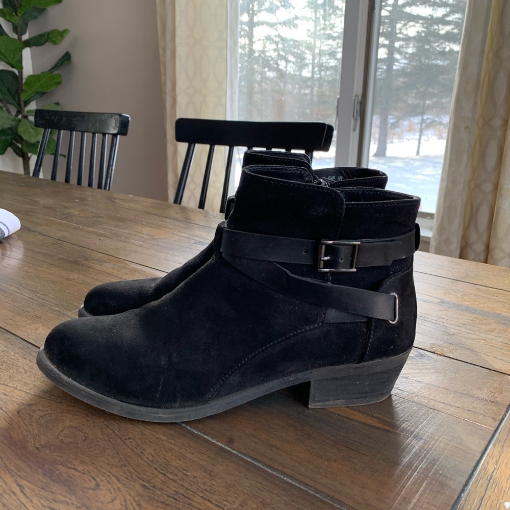Black booties GUC size 8!